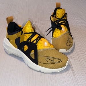 Men’s Nike Huarache Type 'Golden